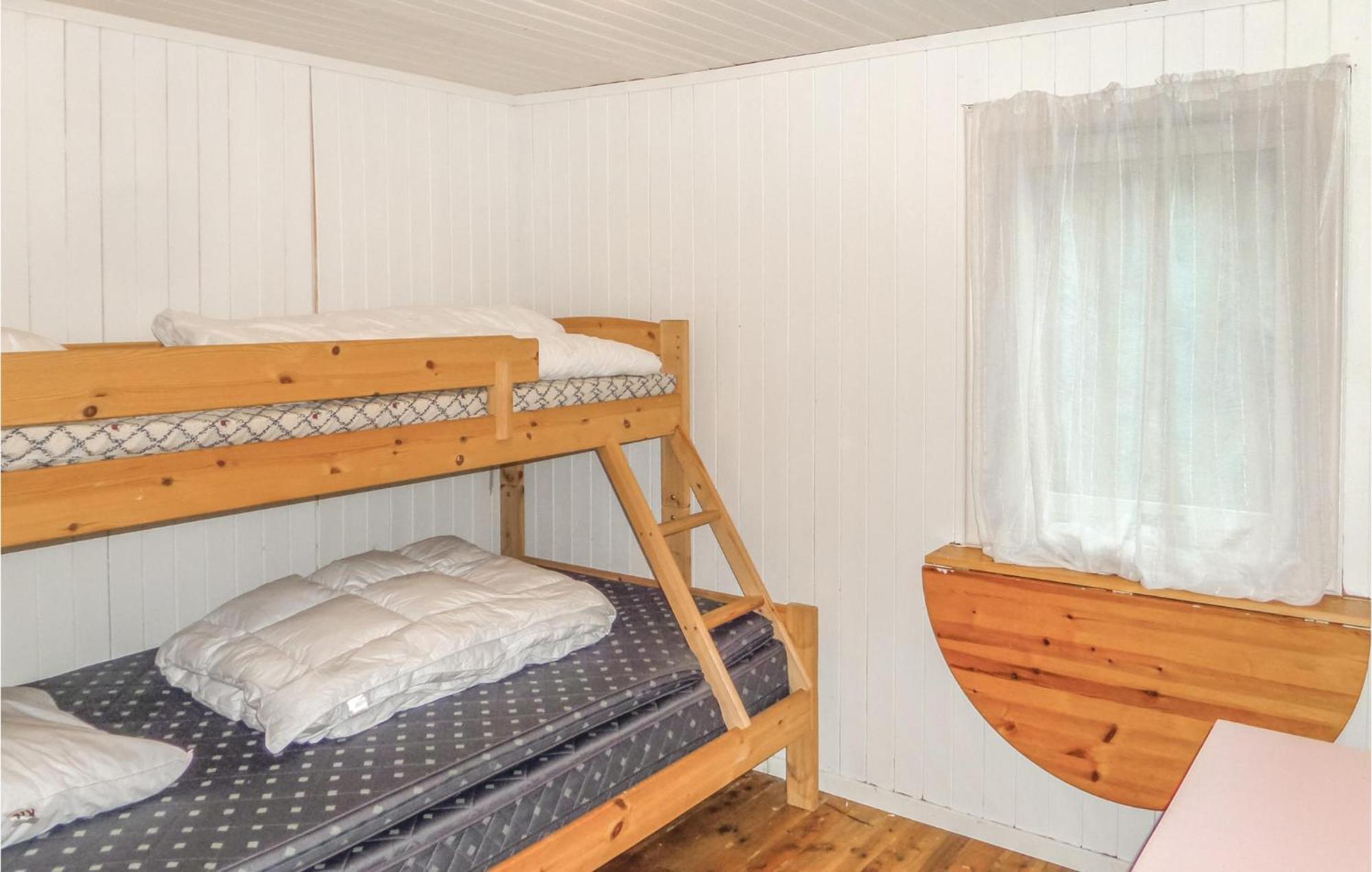 Beautiful In Vallavik With Kitchen Bu
