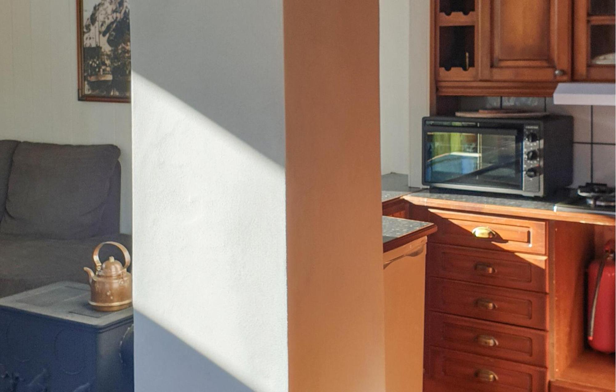 Beautiful In Vallavik With Kitchen Holiday home Bu