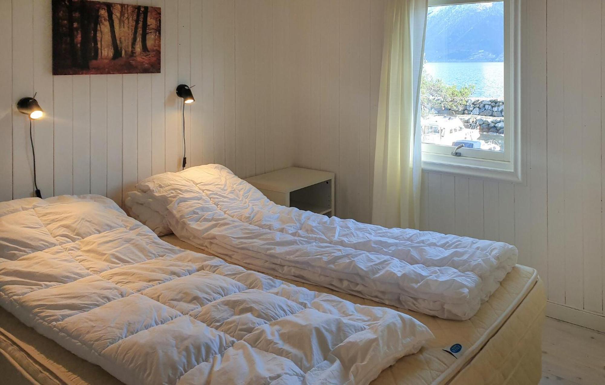 Beautiful In Vallavik With Kitchen Holiday home